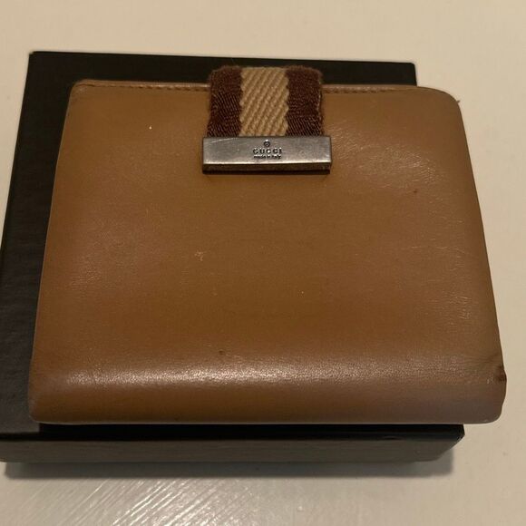 Gucci Compact Bifold Wallet Camel Tan Leather Stripe Flap Neutral Luxury Preppy - Picture 2 of 12